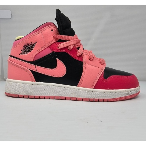 Nike Air Jordan 1 Mid Grade School Coral Chalk 554725-662 Size 6Y - Picture 1 of 11